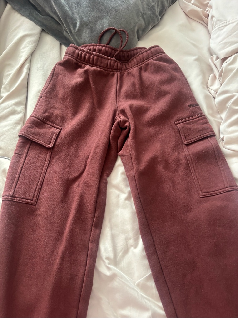 Aritzia cargo sweatpants